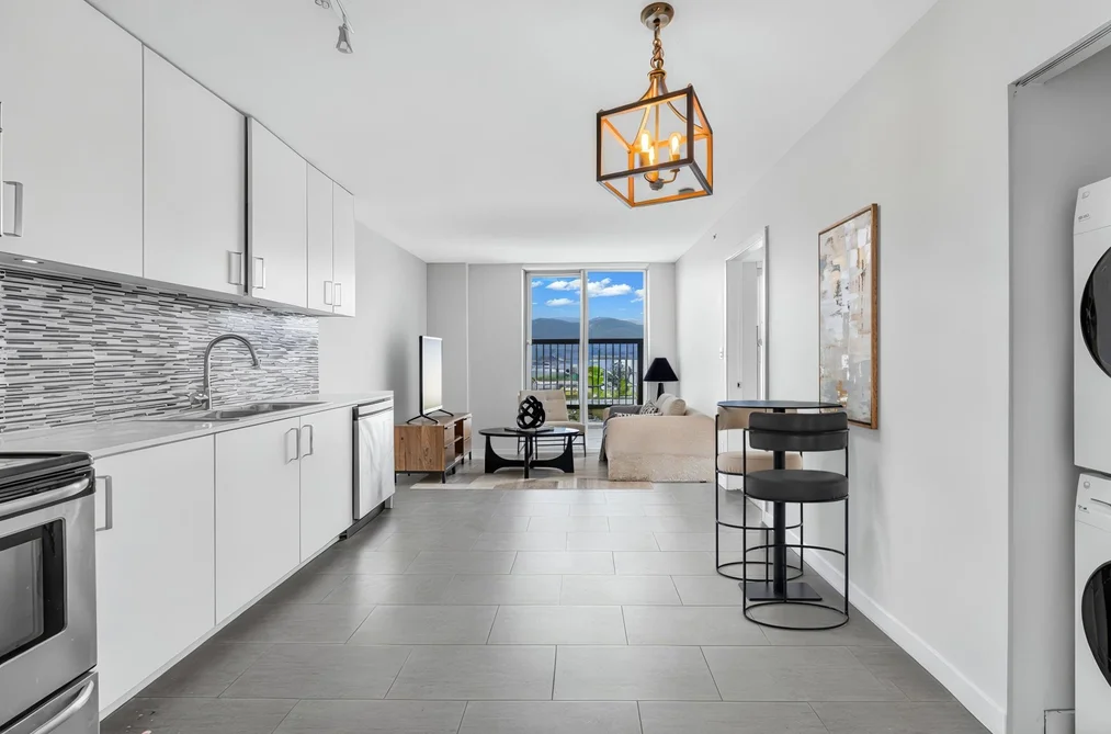 1011 66 W CORDOVA STREET, Vancouver BC V6B 0L2, Vancouver BC — Residential for Sale - Photo 2