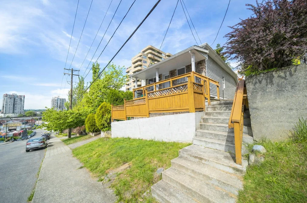 House for sale at 1011 Auckland Street New Westminster British Columbia - MLS: R3122392