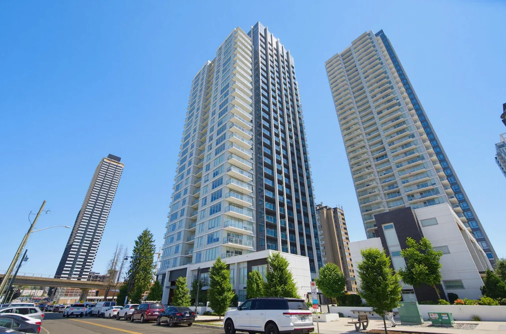 Condo for sale at 1012 13428 105 Avenue Surrey British Columbia - MLS: R3143534