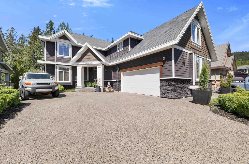 House for sale at 1012 Jay Crescent Squamish British Columbia - MLS: R3118248