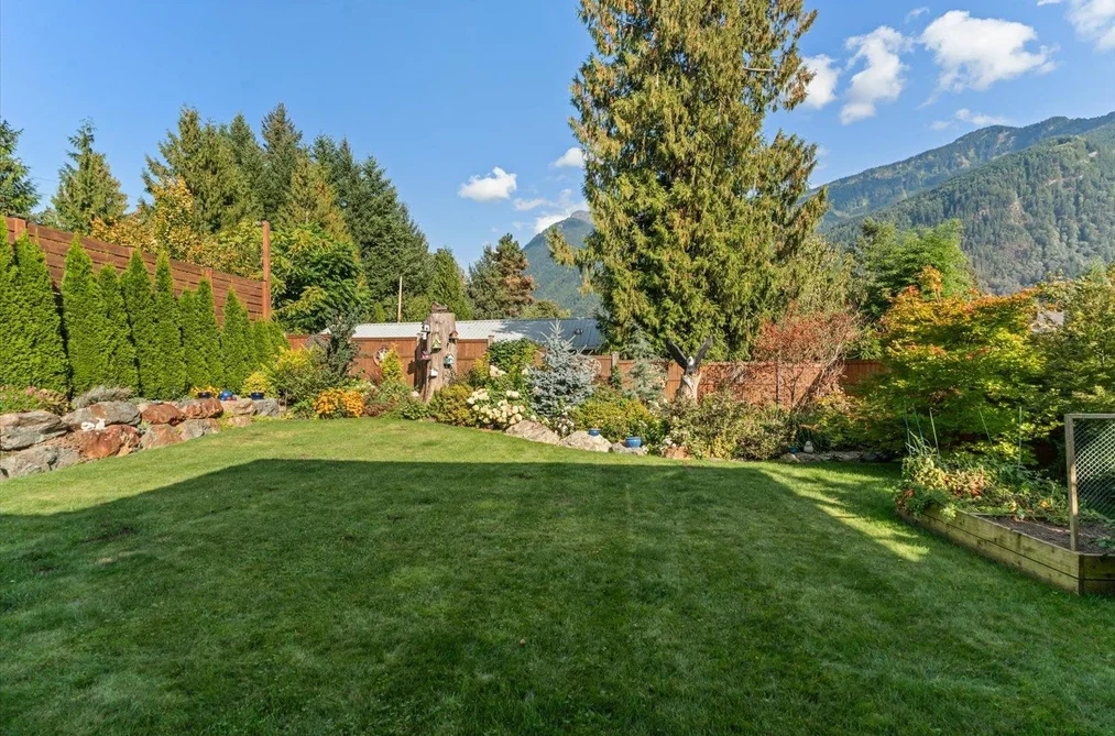 10126 Royalwood Boulevard, Chilliwack, BC - MLS: R3162550 - Photo 37 10126 Royalwood Boulevard, Chilliwack, BC - MLS: R3162550 - Photo 37