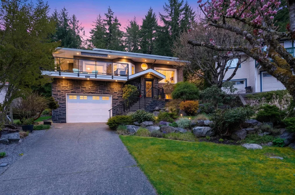 House for sale at 1014 Lanark Place Squamish British Columbia - MLS: R3153307