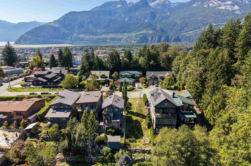 Property for sale at 1014 Pennylane Place Squamish British Columbia - MLS: R3159531
