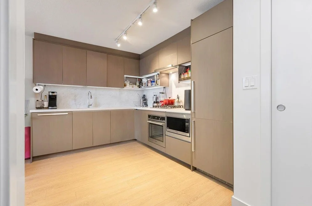 Condo for sale at 1015 13696 100 Avenue Surrey British Columbia - MLS: R3088574