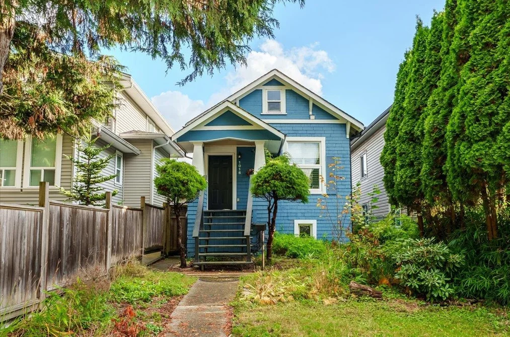 House for sale at 1016 Tenth Avenue New Westminster British Columbia - MLS: R3095784