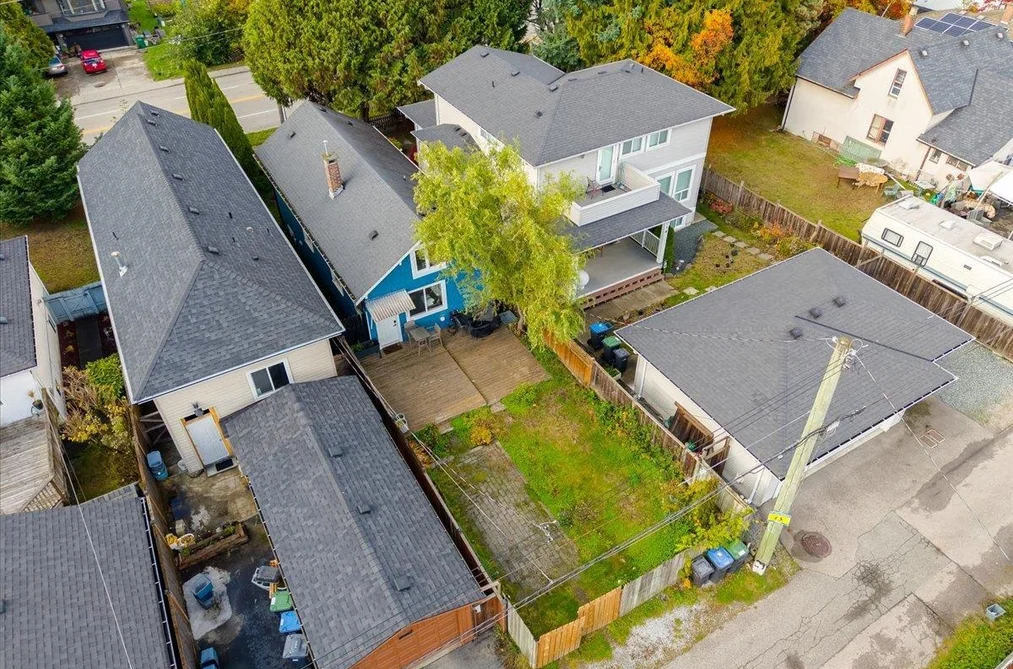 1016 TENTH AVENUE, New Westminster BC V3M 3H6, New Westminster BC — Residential for Sale - Photo 2