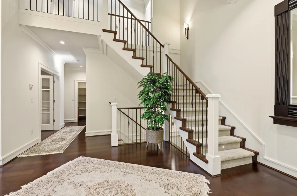 1017 CANYON BOULEVARD, North Vancouver BC V7R 2K3, North Vancouver BC — Residential for Sale - Photo 3