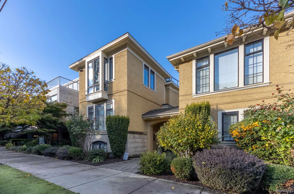Townhouse for sale at 1017 W 8th Avenue Vancouver British Columbia - MLS: R3119185