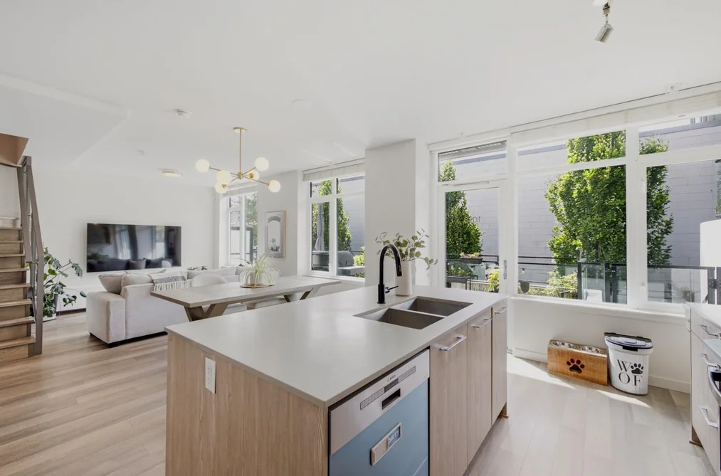 1018 Auckland Street, New Westminster, BC - Townhouse for Sale - Photo 11 of 40 1018 Auckland Street, New Westminster, BC - Townhouse for Sale - Photo 11 of 40