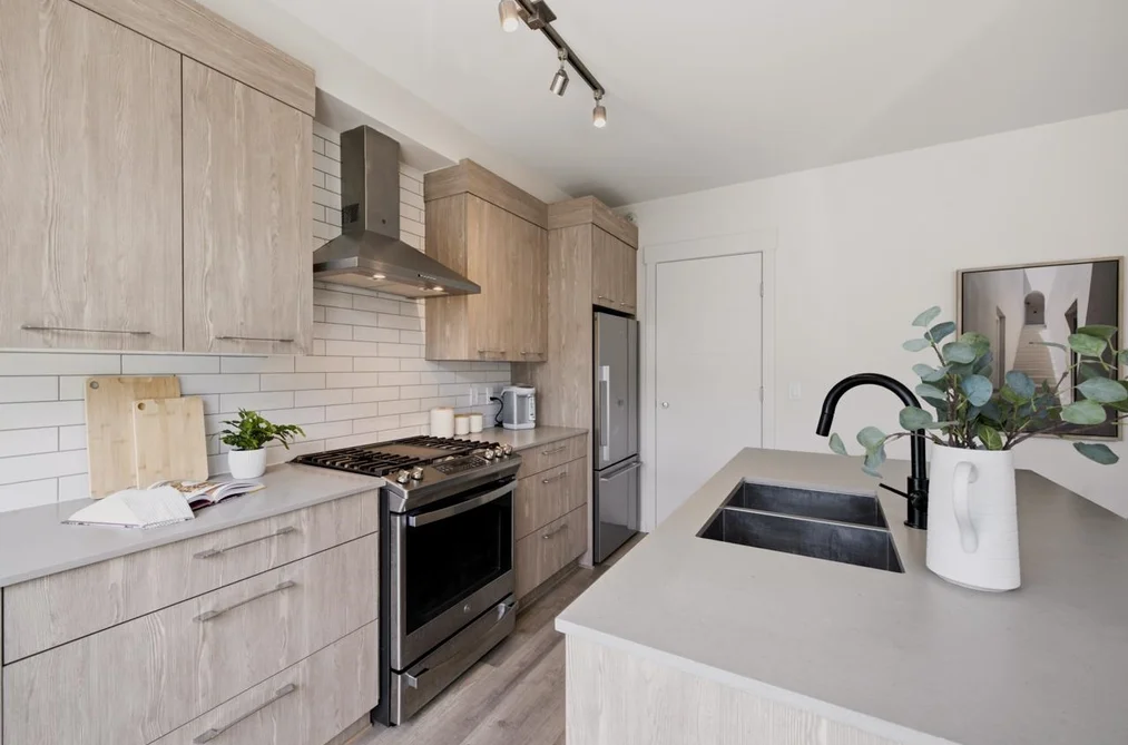 1018 Auckland Street, New Westminster, BC - Townhouse for Sale - Photo 9 of 40 1018 Auckland Street, New Westminster, BC - Townhouse for Sale - Photo 9 of 40
