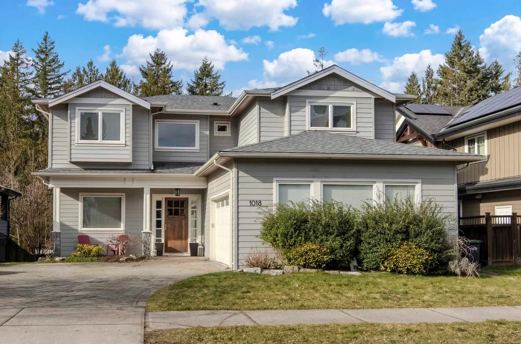 House for sale at 1018 Jay Crescent Squamish British Columbia - MLS: R3108409