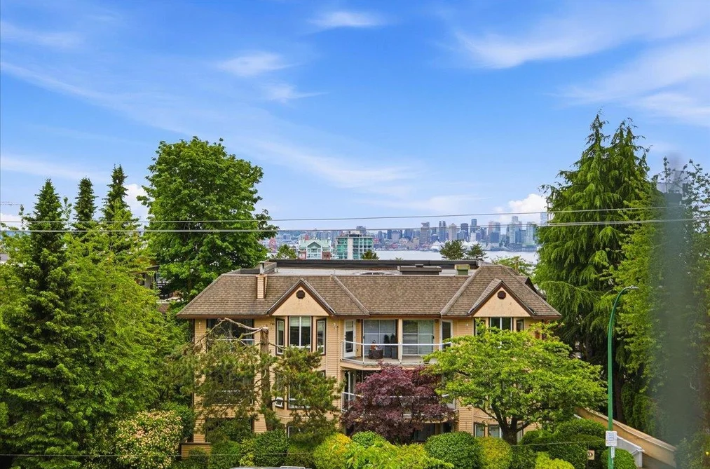 Condo for sale at 102 123 E Keith Road North Vancouver British Columbia - MLS: R3133880