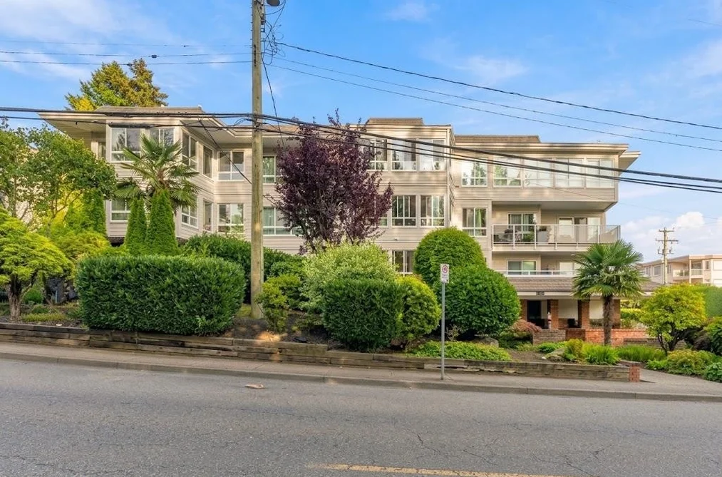 Condo for sale at 102 1322 Martin Street White Rock British Columbia - MLS: R3166271