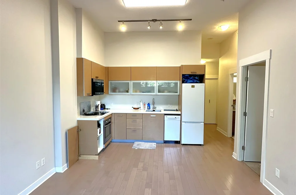 Condo for sale at 102 13380 108 Avenue Surrey British Columbia - MLS: R3163479