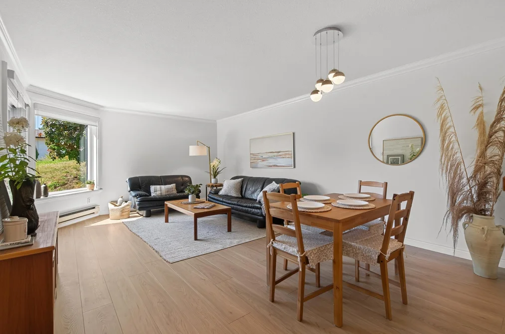 Condo for sale at 102 1350 Vidal Street White Rock British Columbia - MLS: R3158706