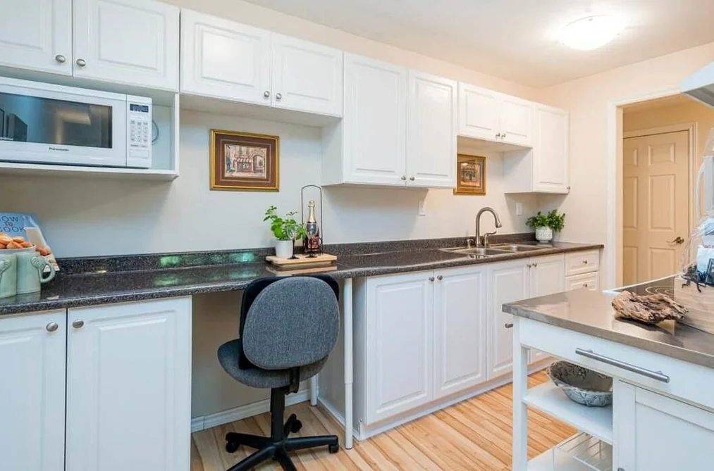 Condo for sale at 102 15020 North Bluff Road White Rock British Columbia - MLS: R3153976