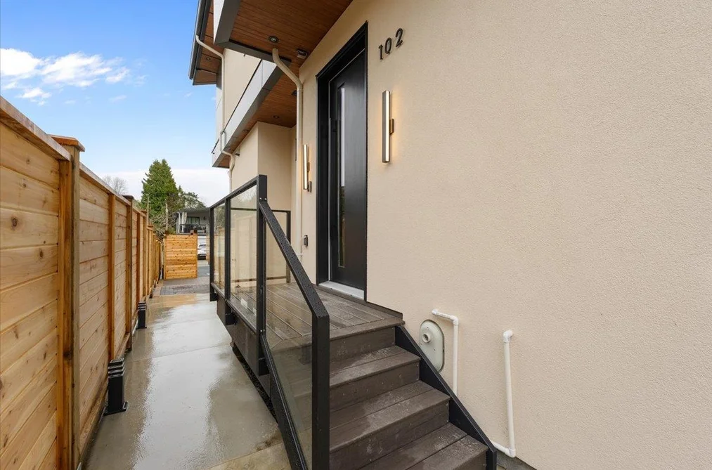 102 1518 HATTON AVENUE, Burnaby BC V5A 2V1, Burnaby BC — Residential Income for Sale - Photo 2