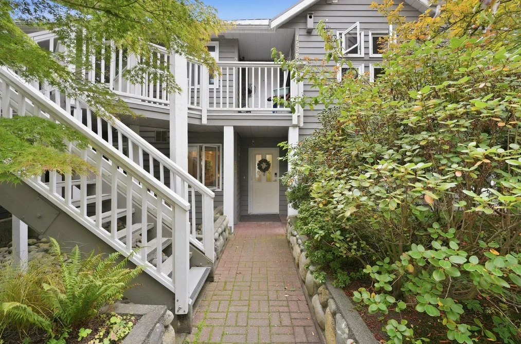 Condo for sale at 102 1538 Bowser Avenue North Vancouver British Columbia - MLS: R3165972