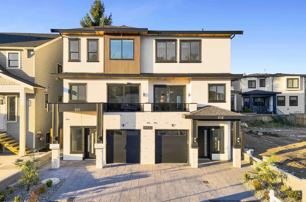 Half Duplex for sale at 102 16633 18a Avenue Surrey British Columbia - MLS: R3157627