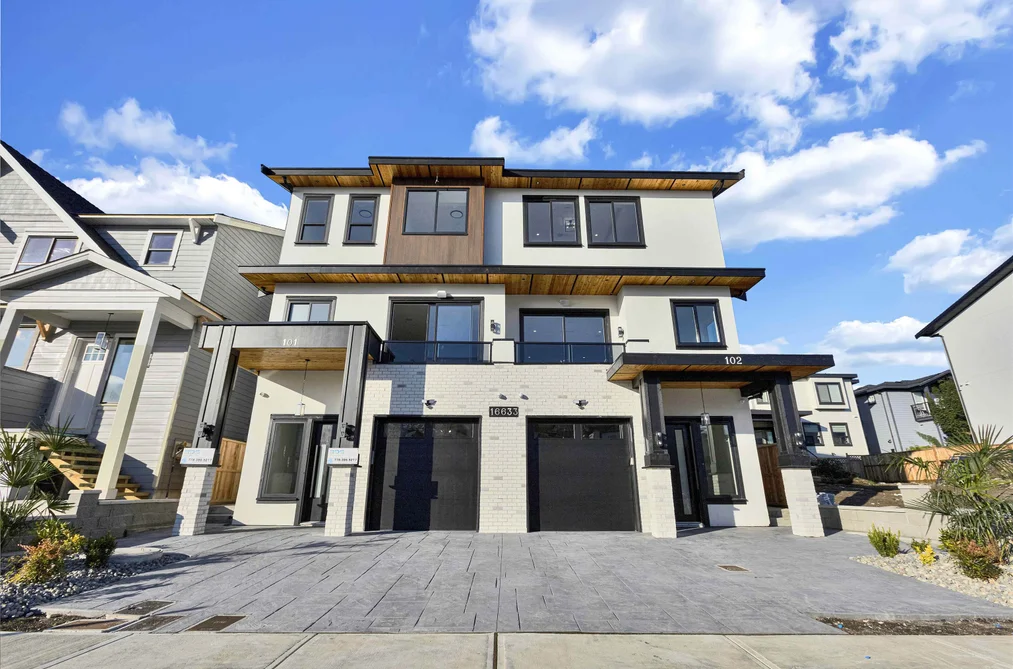 Half Duplex for sale at 102 16633 18a Avenue Surrey British Columbia - MLS: R3126046