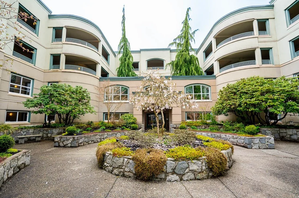 Condo for sale at 102 1725 128 Street Surrey British Columbia - MLS: R3111970