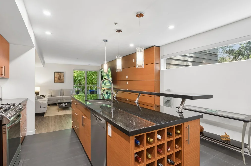 102 2832 CAPILANO ROAD, North Vancouver BC V7R 4H5, North Vancouver BC — Residential for Sale — Photo 12 of 32