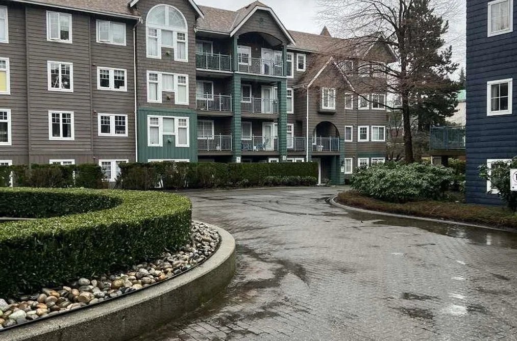 Condo for sale at 102 3085 Primrose Lane Coquitlam British Columbia - MLS: R3102170
