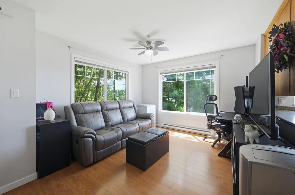 102 33960 OLD YALE ROAD, Abbotsford BC V2S 2J9, Abbotsford BC — Residential for Sale - Photo 2