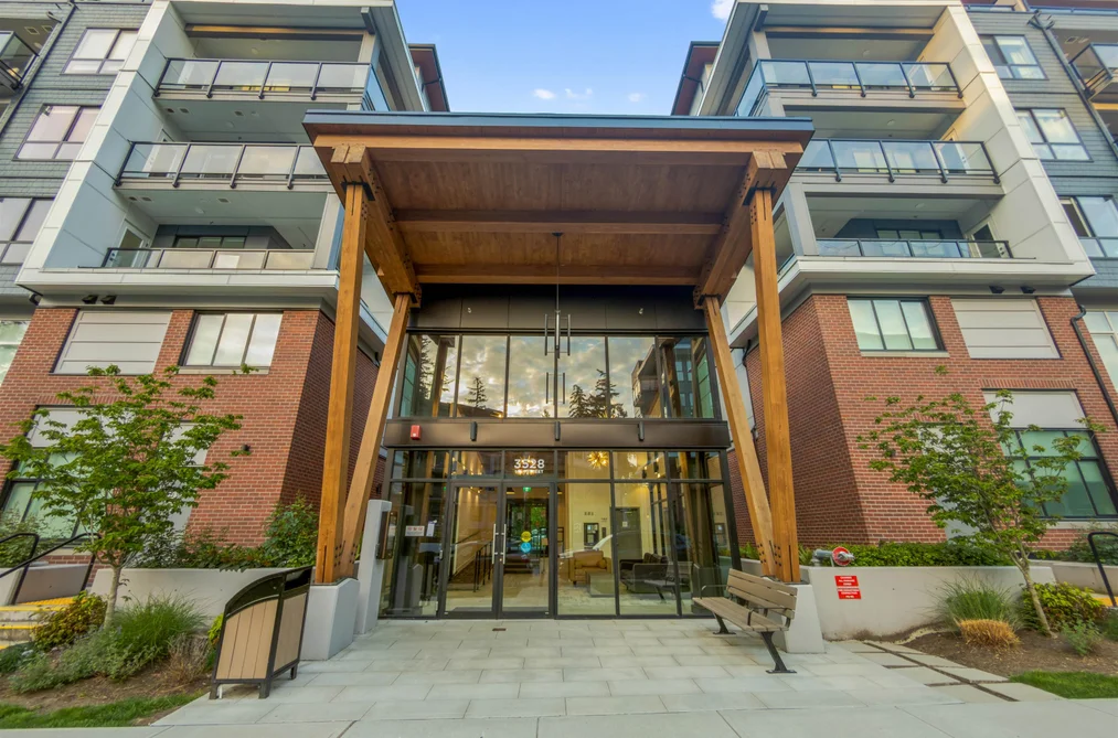 Townhouse for sale at 102 3528 146a Street Surrey British Columbia - MLS: R3120818