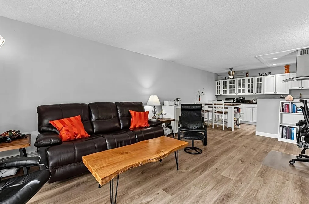 Condo for sale at 102 410 Agnes Street New Westminster British Columbia - MLS: R3164493