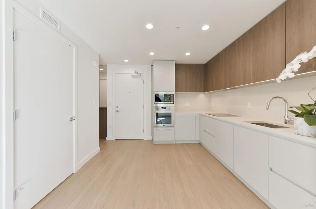 588 Harrison Ave Unit 102, Coquitlam, BC - MLS: R3178198