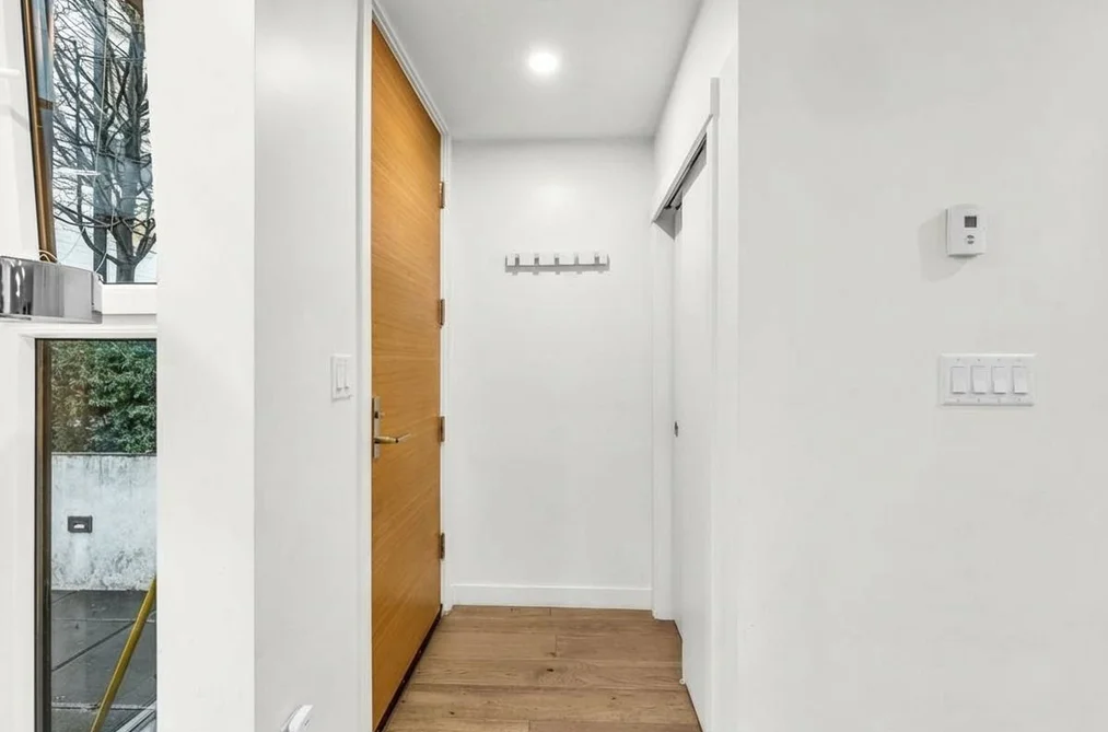 102 649 E 3RD STREET, North Vancouver BC V7L 1G6, North Vancouver BC — Residential for Sale - Photo 2