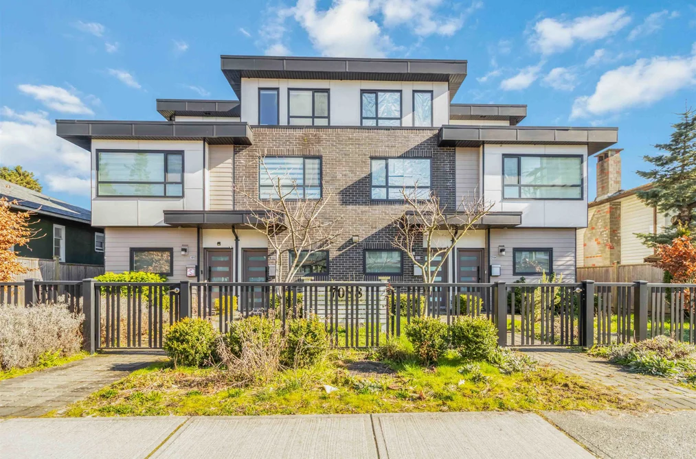 Townhouse for sale at 102 7088 Sperling Avenue Burnaby British Columbia - MLS: R3093745