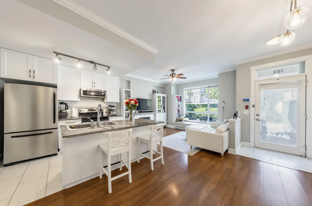 Townhouse for sale at 102 7418 Byrnepark Walk Burnaby British Columbia - MLS: R3154048