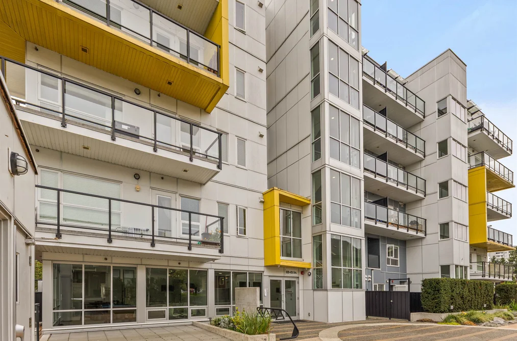 Condo for sale at 102 809 Fourth Avenue New Westminster British Columbia - MLS: R3163335