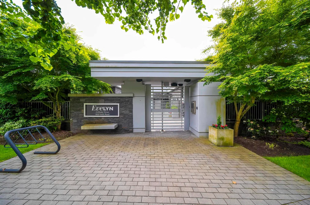 102 908 KEITH ROAD, West Vancouver BC V7T 1M3, West Vancouver BC — Residential for Sale - Photo 2