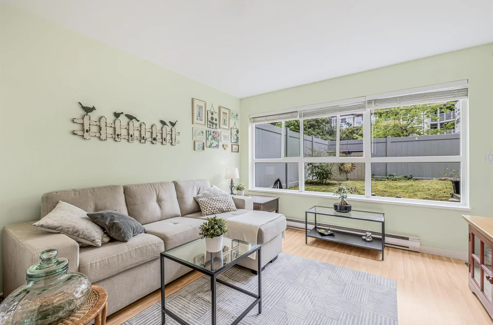 Condo for sale at 102 9668 148 Street Surrey British Columbia - MLS: R3121914