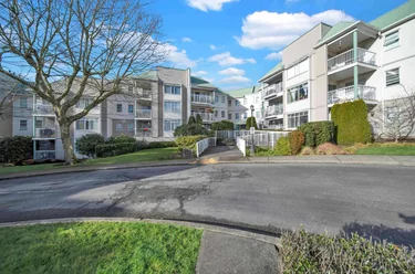 9765 140 St Unit 102, Surrey, BC - MLS: R3159863