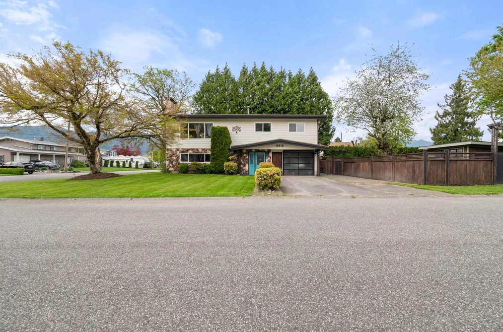 House for sale at 10218 Oval Drive Chilliwack British Columbia - MLS: R3115464