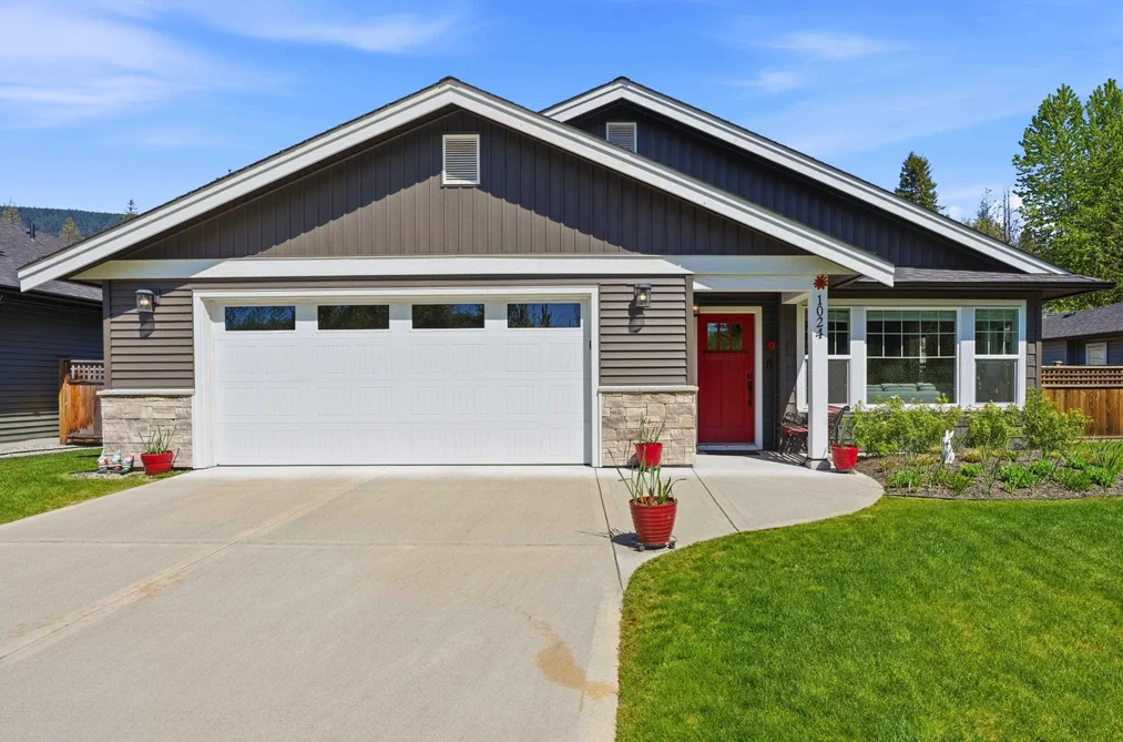House for sale at 1024 Celia Crescent Gibsons British Columbia - MLS: R3117237