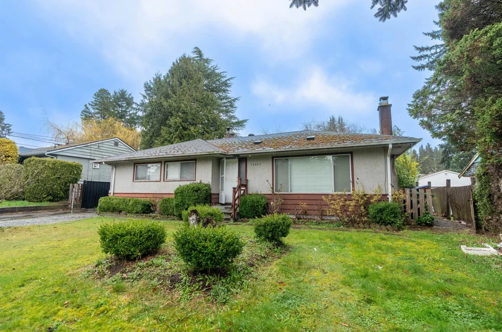 House for sale at 10246 125a Street Surrey British Columbia - MLS: R3098705