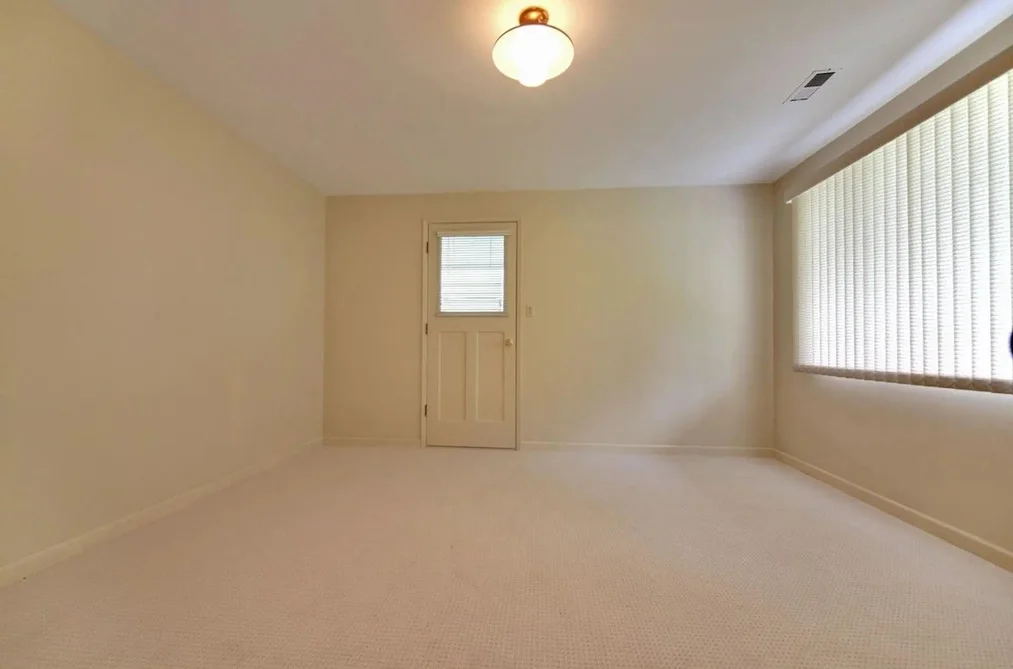 1025 CLEMENTS AVENUE, North Vancouver BC V7R 2L3, North Vancouver BC — Residential for Sale - Photo 4