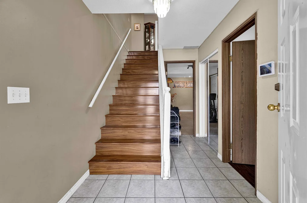 10258 SHEAVES COURT, Delta BC V4C 8C9, Delta BC — Residential for Sale — Photo 7 of 39