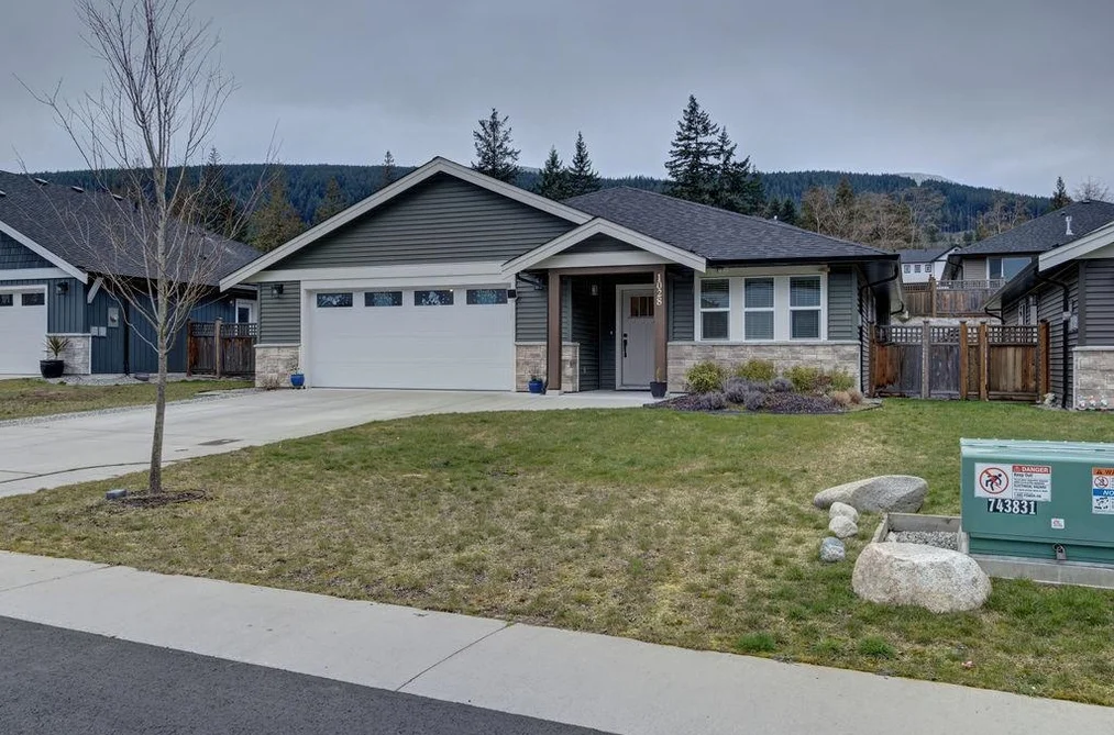 1028 CELIA CRESCENT, Gibsons BC V0N 1V7, Gibsons BC — Residential for Sale - Photo 3