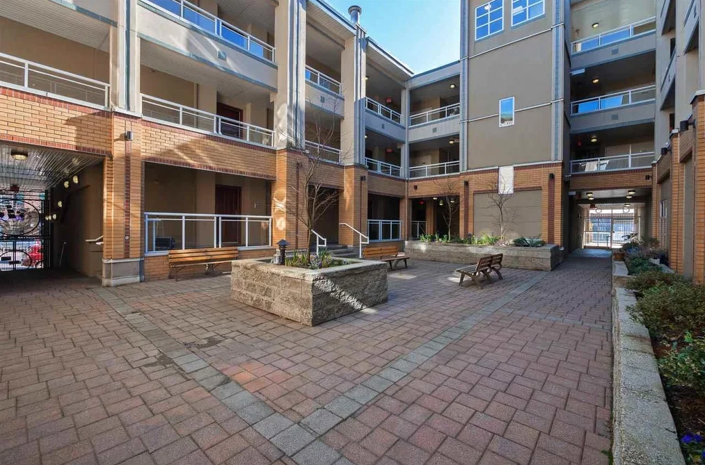 103 108 W ESPLANADE, North Vancouver BC V7M 3M8, North Vancouver BC — Residential for Sale - Photo 2