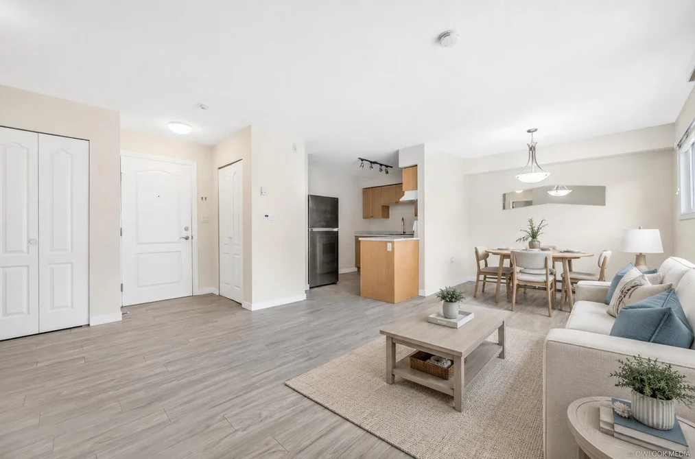 Condo for sale at 103 14881 Marine Drive Drive White Rock British Columbia - MLS: R3158939