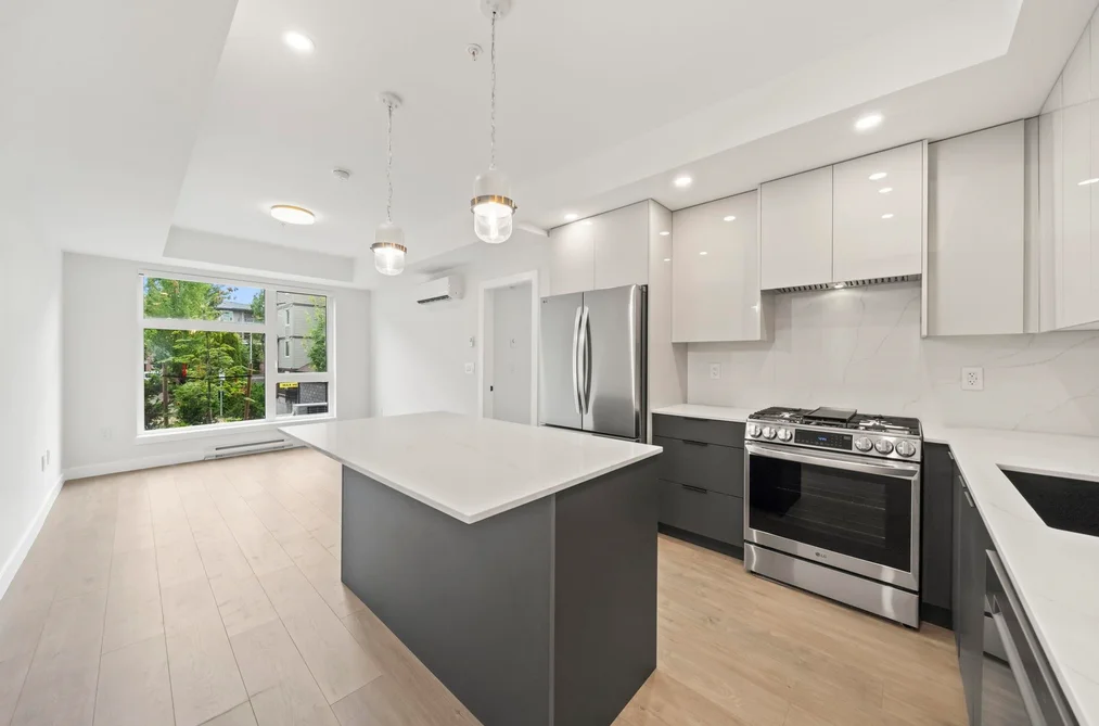 Condo for sale at 103 15353 17 Avenue Surrey British Columbia - MLS: R3144463