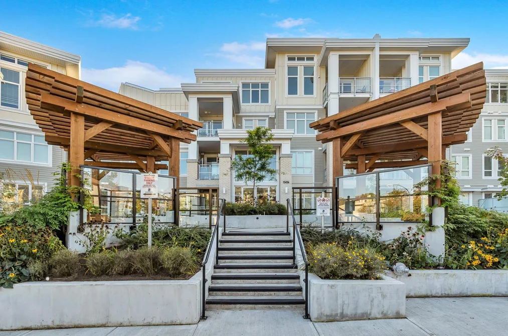 Condo for sale at 103 15436 31 Avenue Surrey British Columbia - MLS: R3161827