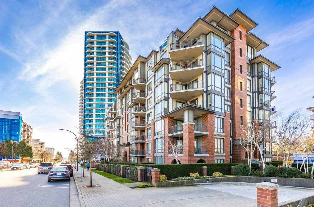 Condo for sale at 103 1551 Foster Street White Rock British Columbia - MLS: R3126181