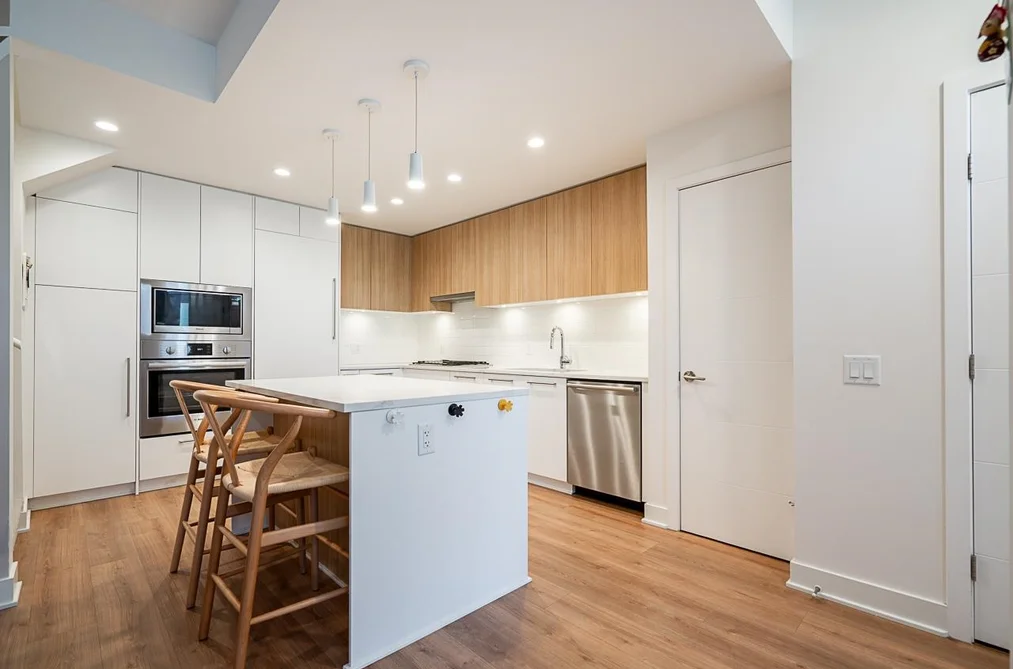 103 2035 GLENAIRE DRIVE, North Vancouver BC V7P 1Y2, North Vancouver BC — Residential for Sale - Photo 2